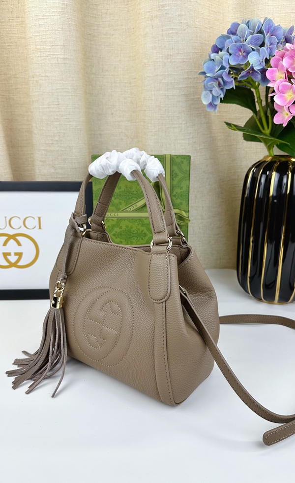 激安グッチバッグコピー背面デザイン